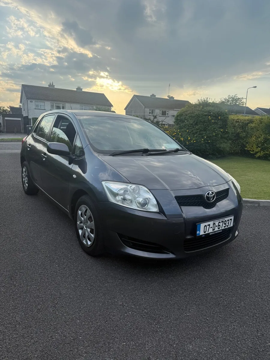 Toyota Auris NEW NCT LOW MILEAGE 1 LADY OWNER - Image 3