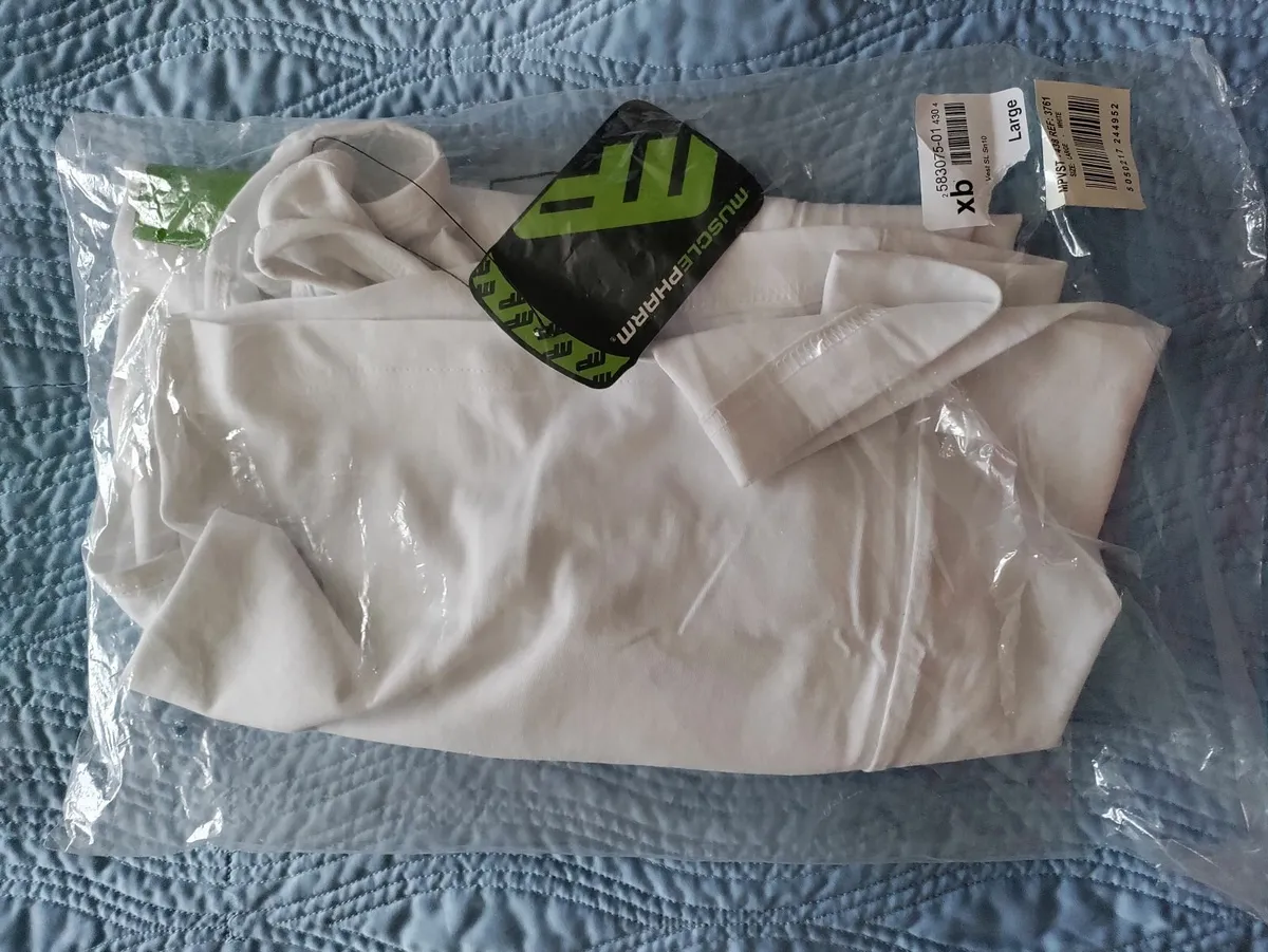 MusclePharm Gym vest top L New - Image 4
