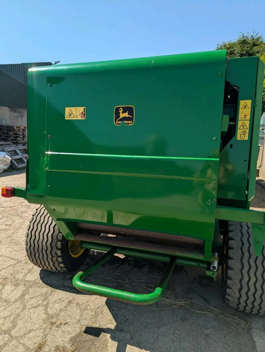 John Deere 575 baler - Image 2