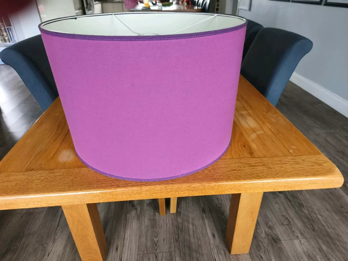 Large lampshade and table lamp - Image 1