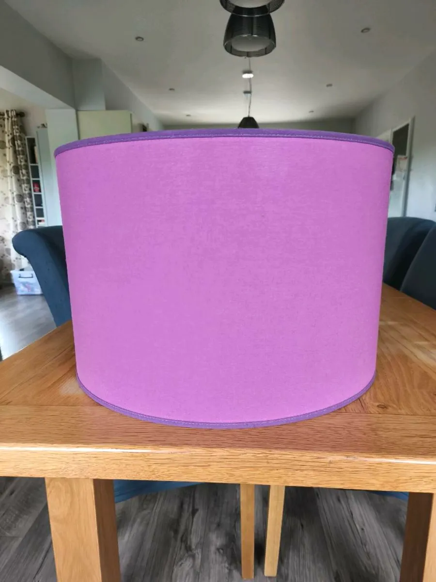 Large lampshade and table lamp - Image 4