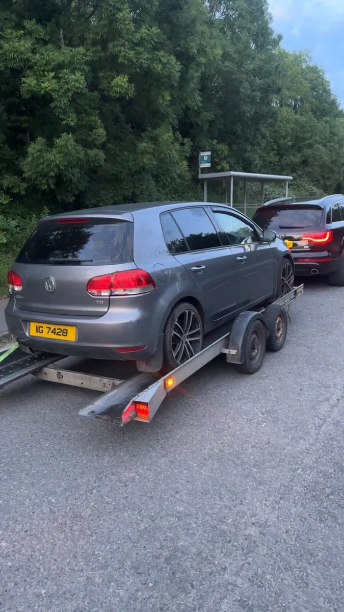 2010 Volkswagen Golf 1.6 tdi for breaking - Image 2