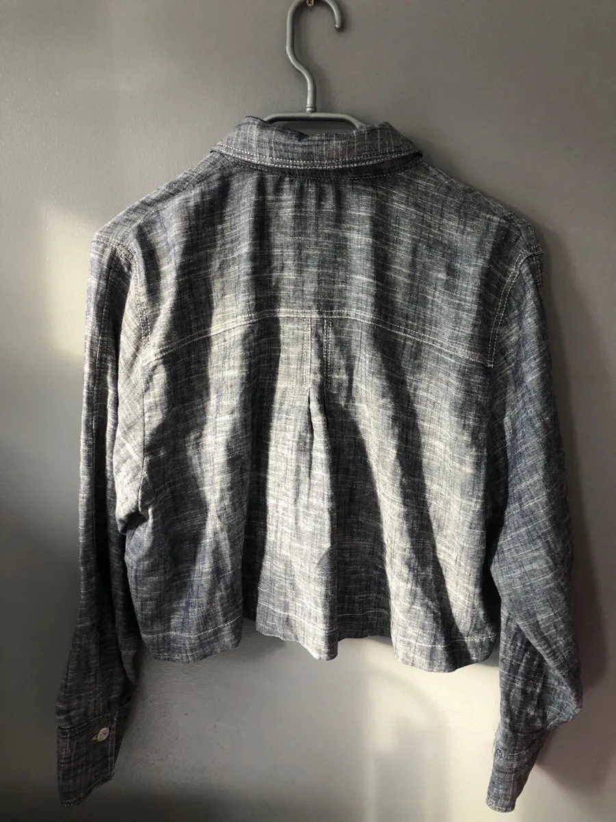 Ladies stunning shirt size M €10 - Image 2