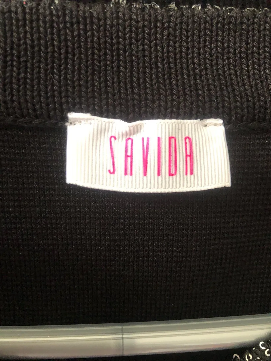 Ladies savida two piece suit €30 - Image 4