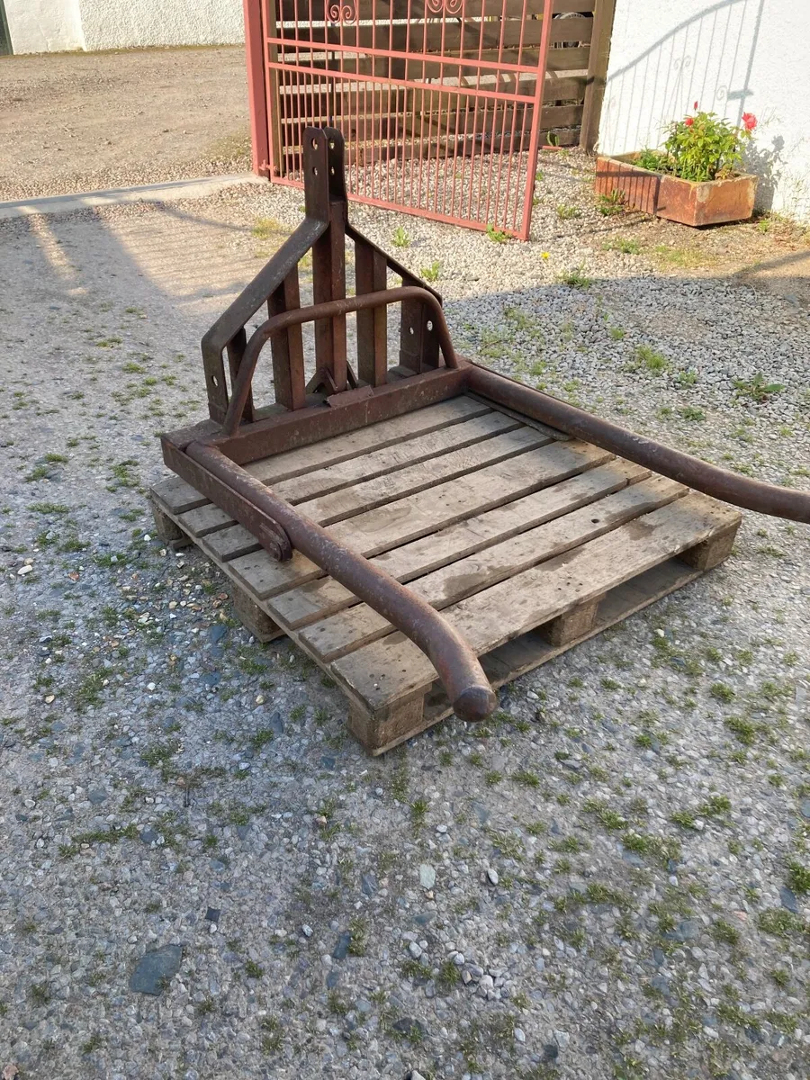 Balelifter - Image 1