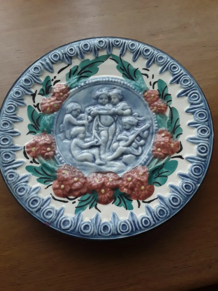 Lovely art deco wall plate perfect condition - Image 1