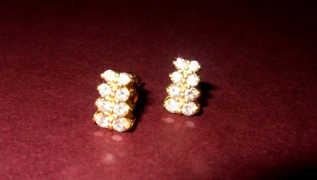Vintage Hallmarked 18ct Gold/Diamond Earrings - Image 2