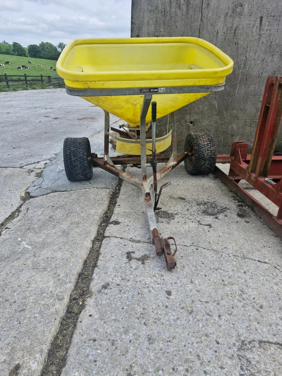 Fertiliser spreader - Image 3