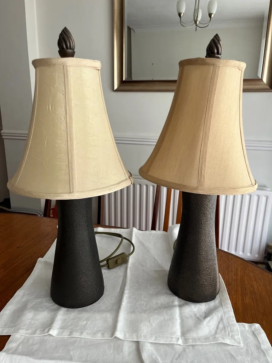 2 x. Genesis bronze lamps - Image 1
