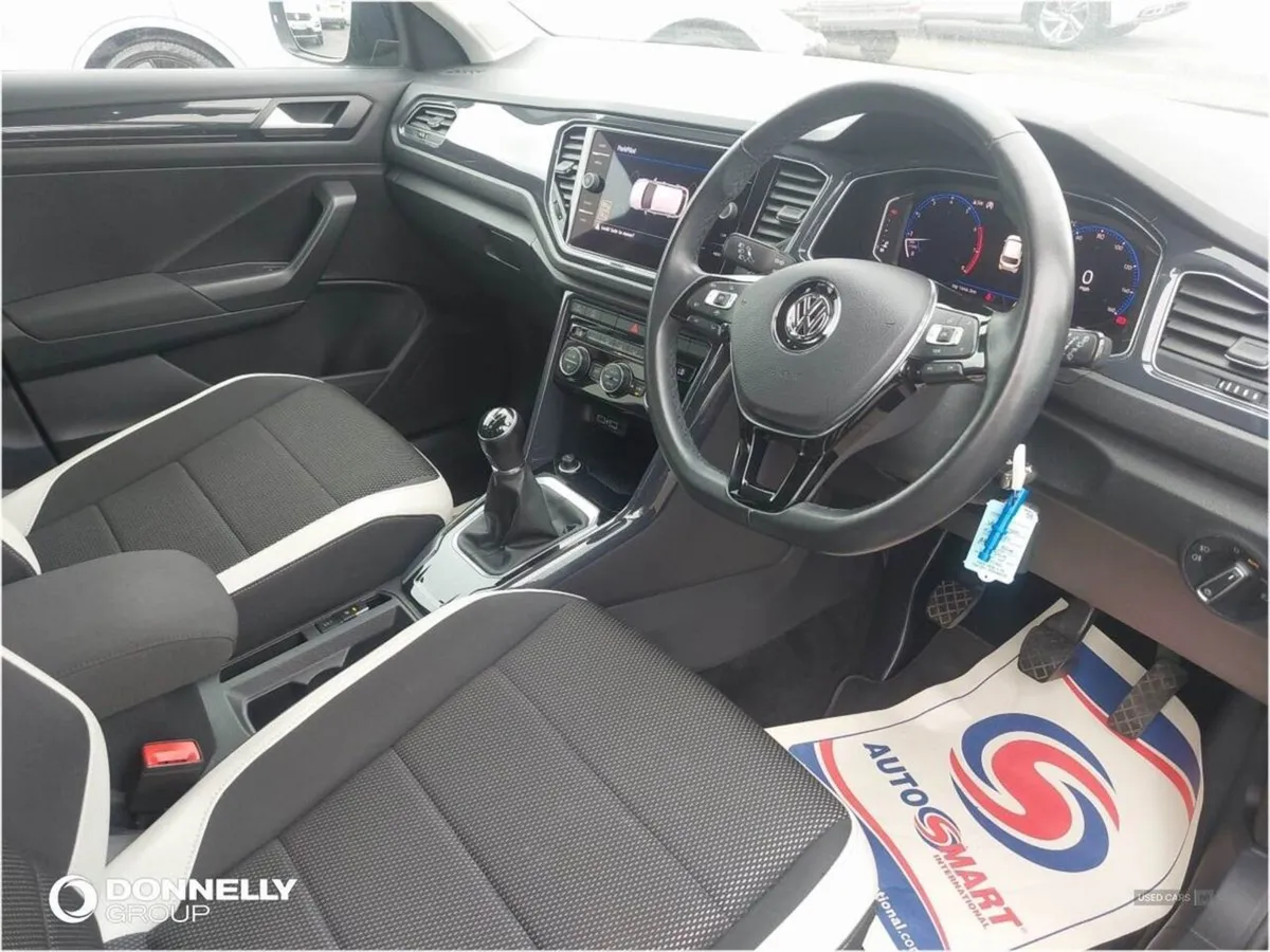 Volkswagen T-Roc 1.5 TSI EVO SEL 5dr - Image 2