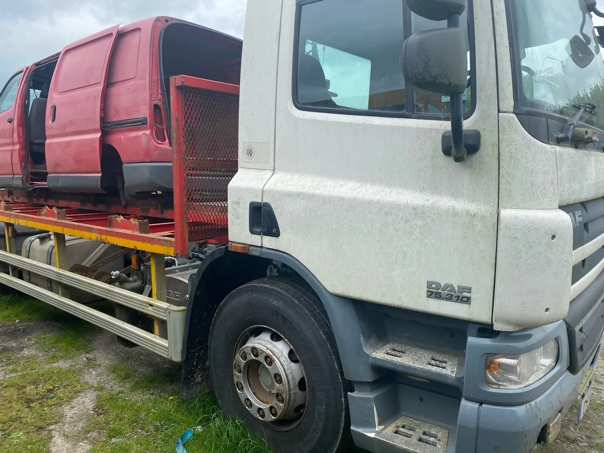 Daf Mitsubishi Renault man scania - Image 1