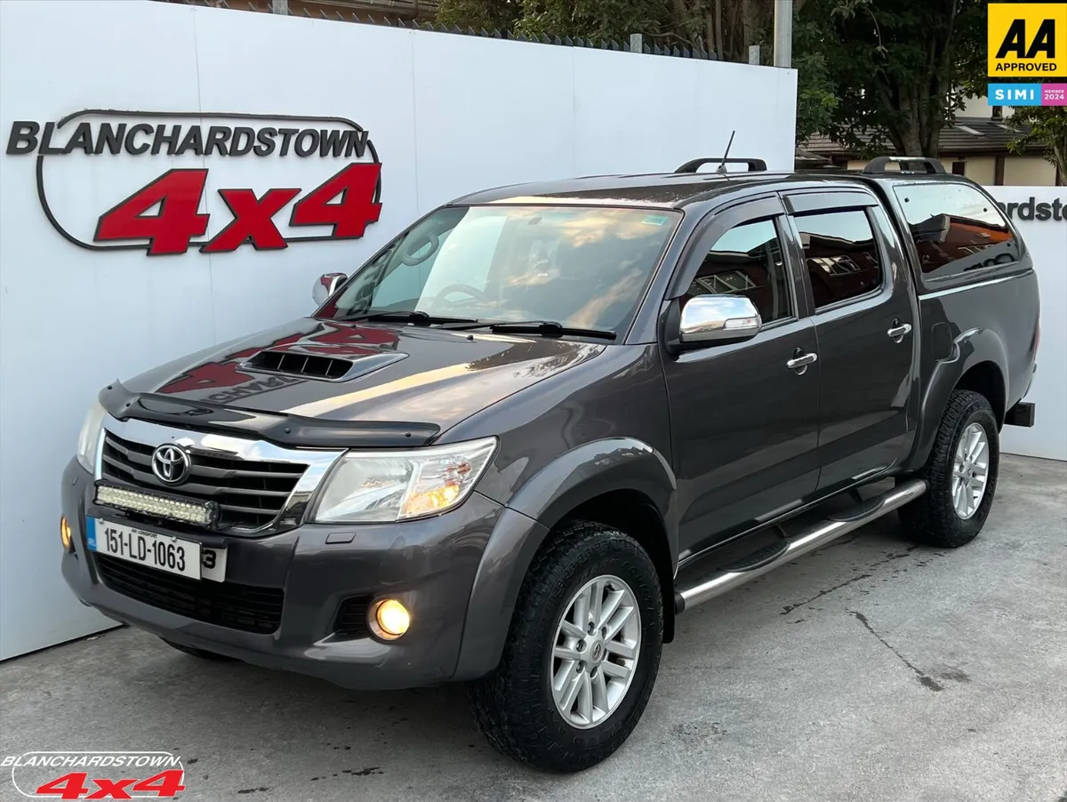 TOYOTA HILUX 4x4 MANUAL GEAR NO VAT - Image 1