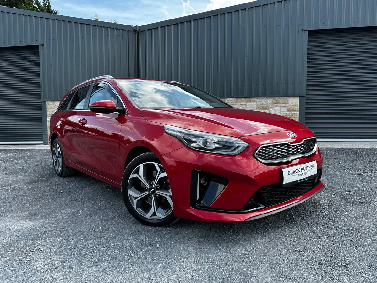 Kia Ceed 212’ SW 1.6 PHEV AUTOMATIC/VERY LOW KM - Image 1