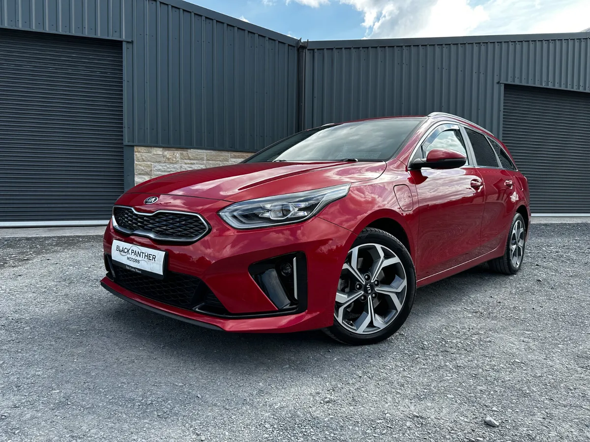 Kia Ceed 212’ SW 1.6 PHEV AUTOMATIC/VERY LOW KM - Image 2