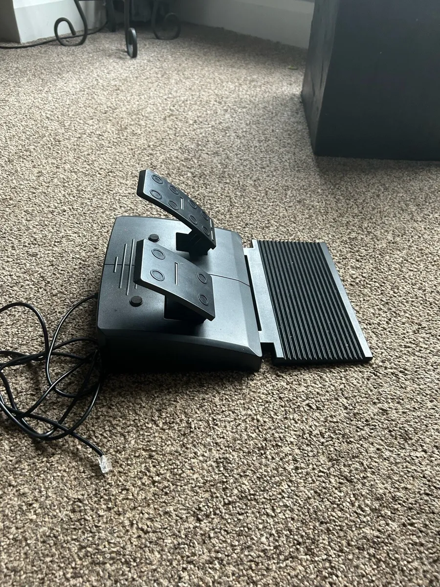 PS4 steering wheel - Image 2