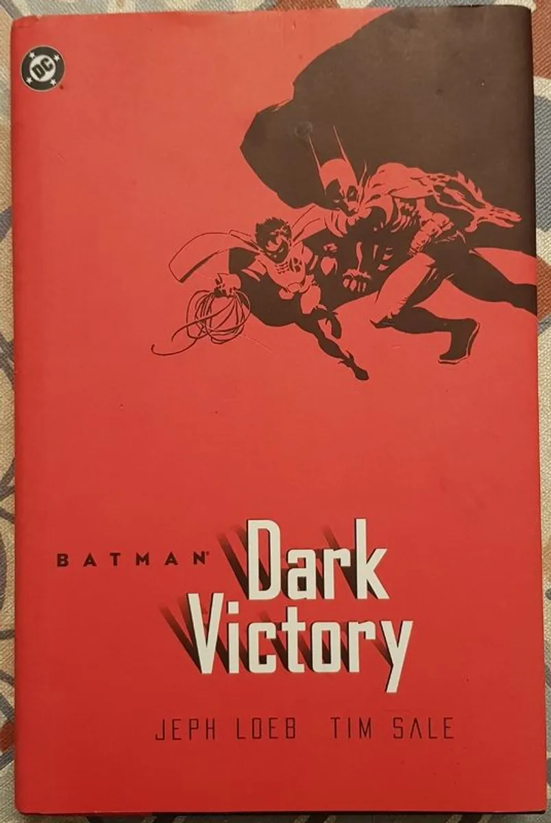 Batman, Dark Victory by Jeph Loeb and Tim Sale (First Edition) - Image 1