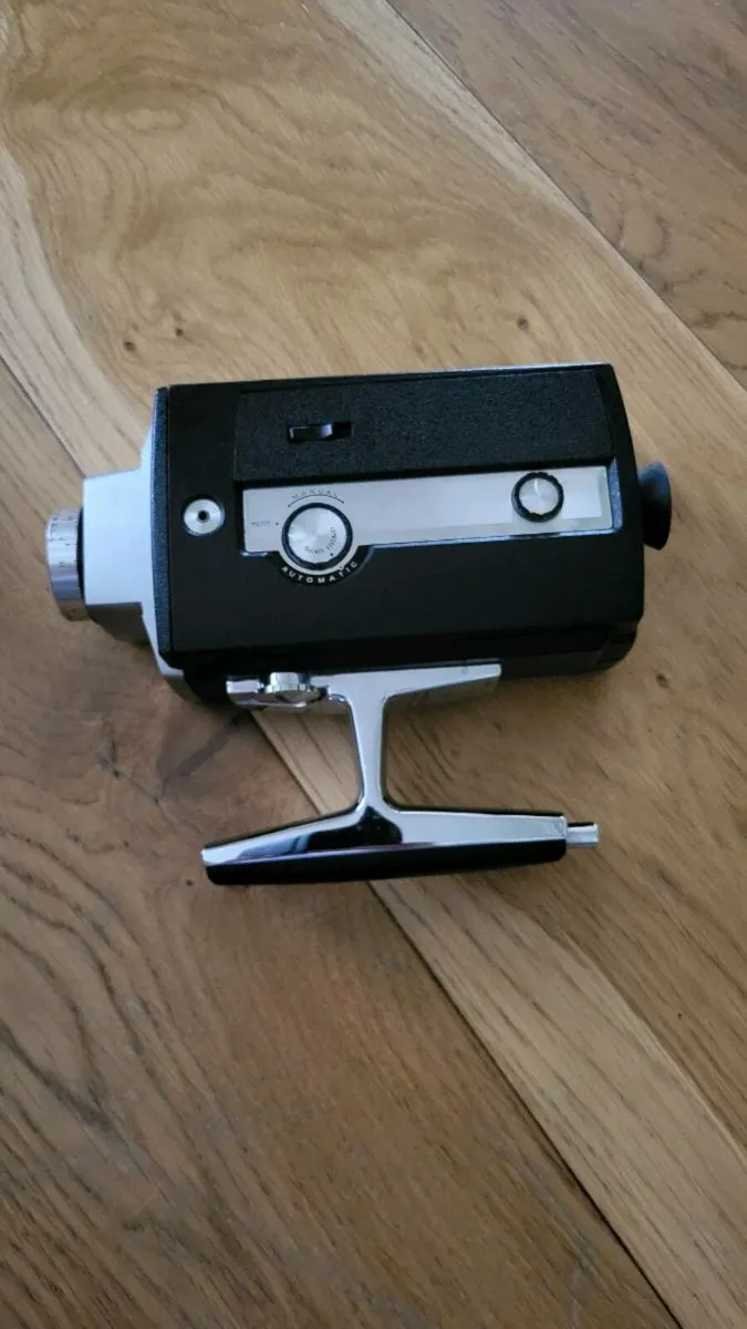 Vintage Bell & Howell super eight camera - Image 4