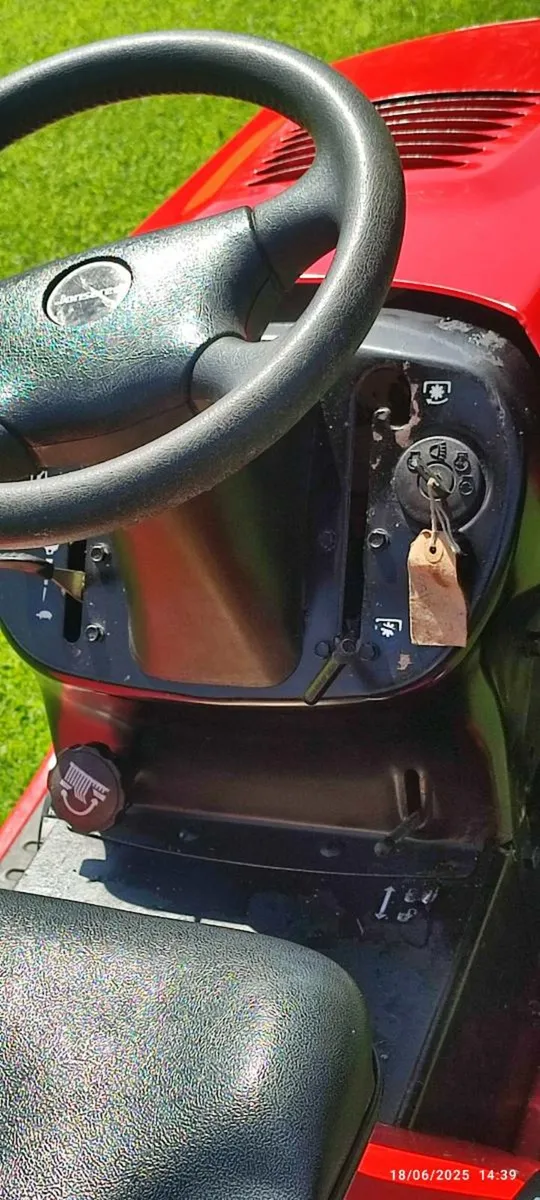 Jonsered Ride on Lawnmower - Image 4