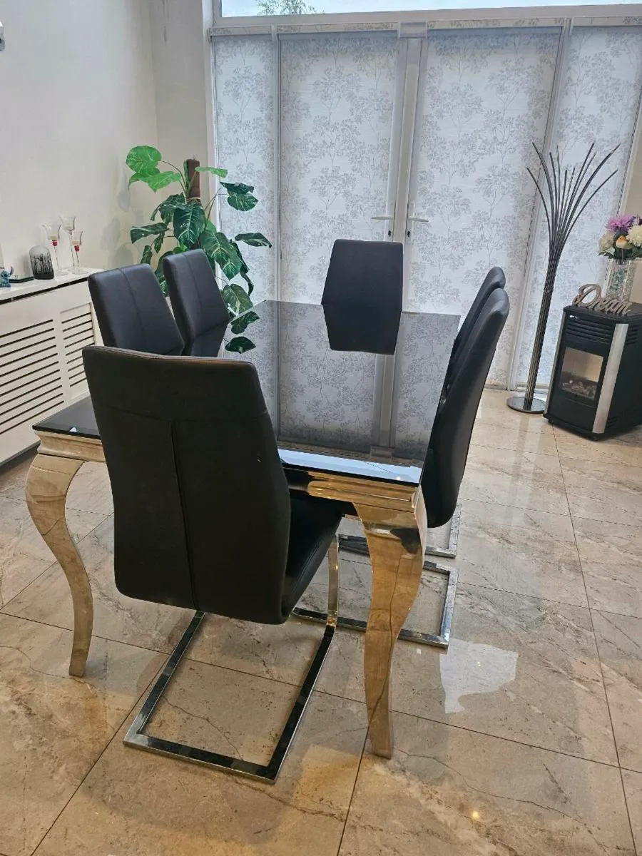 Table and Chairs - Image 1