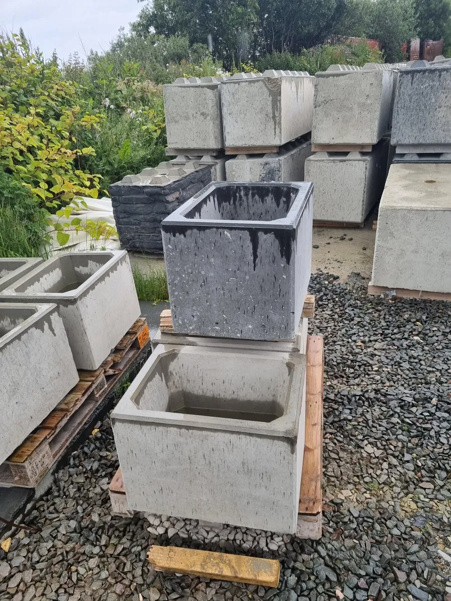 Concrete planters - Image 3