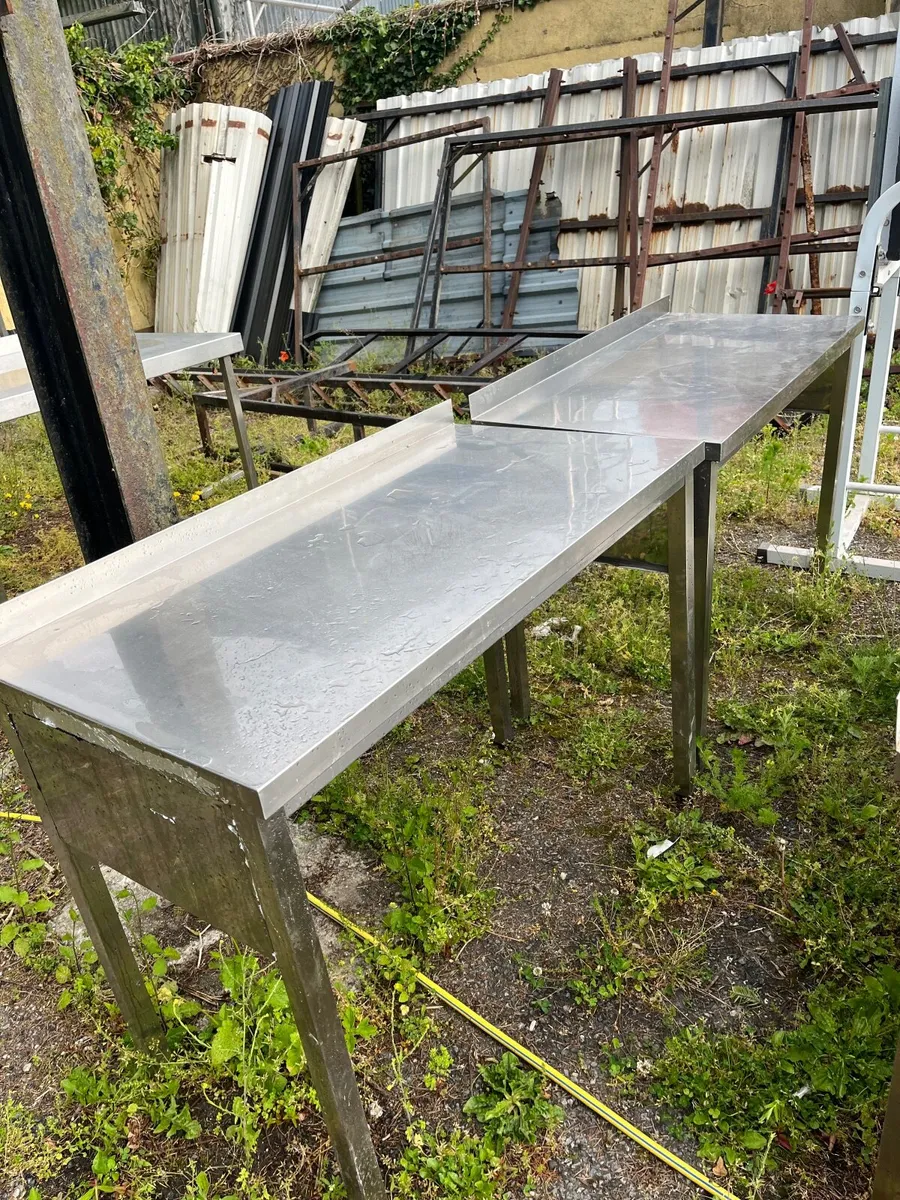 Stainless steel sinks and tables - Image 4