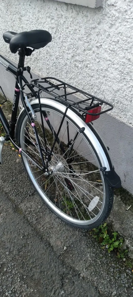 Man's 28inch bike in excellent condition priced - Image 2