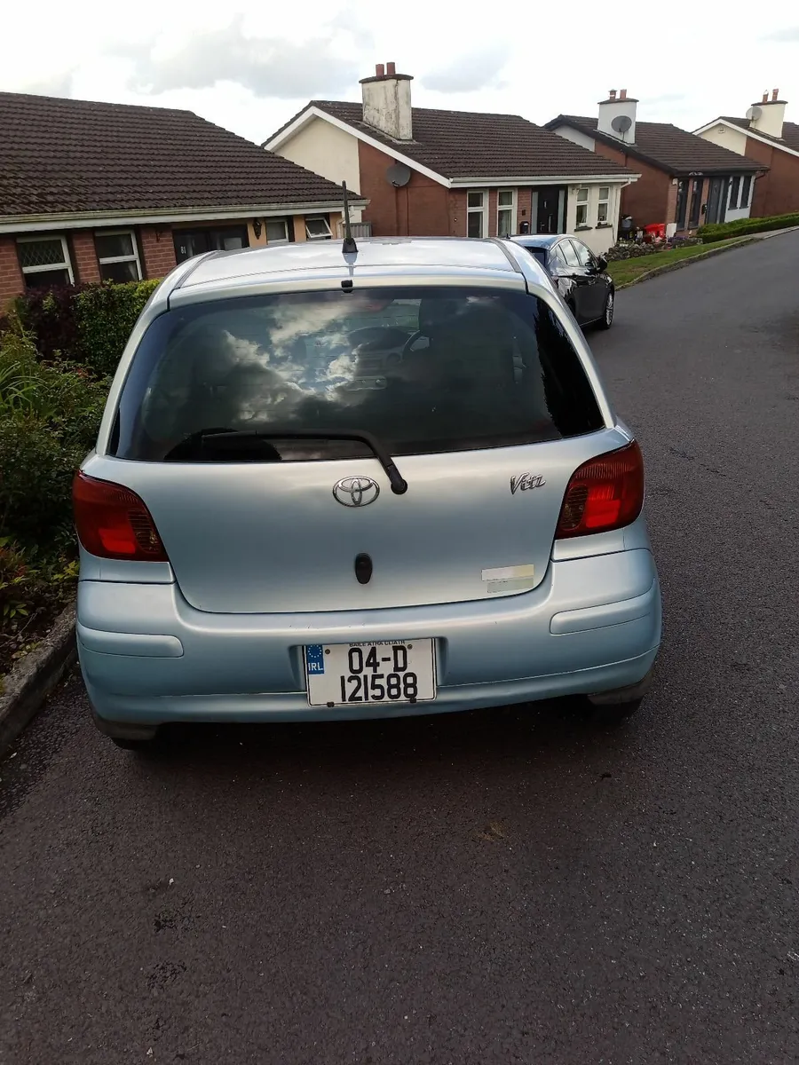 Toyota Vitz 2004 - Image 4