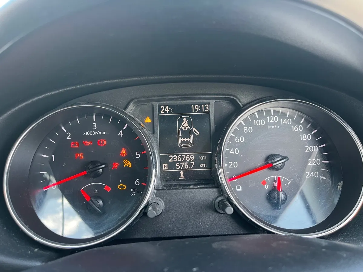 Nissan Qashqai 2013 - Image 2