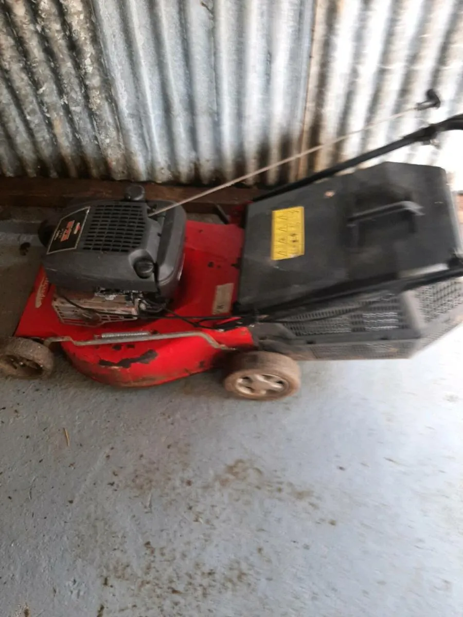 Self drive mower - Image 2