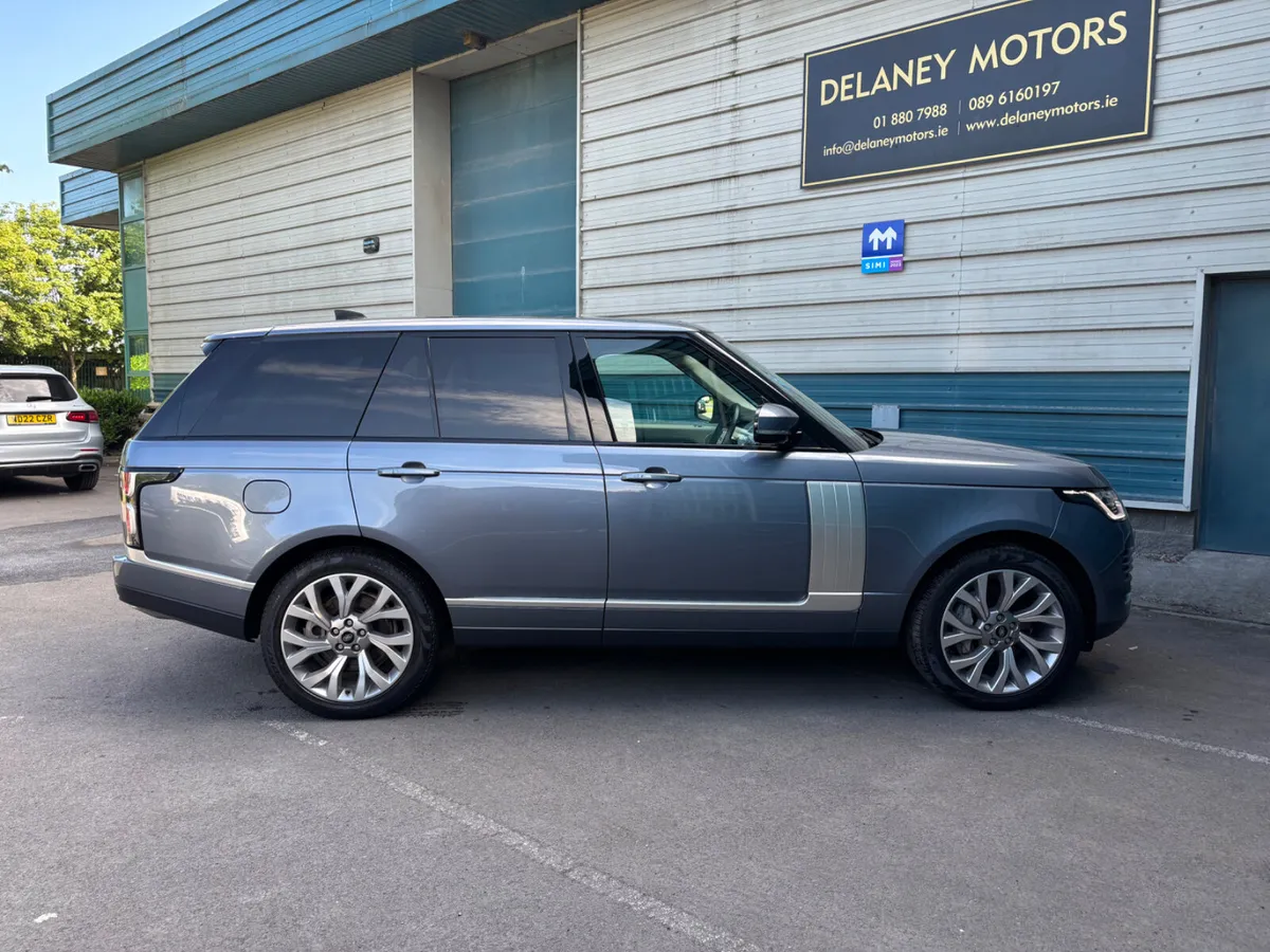 221 Range Rover Vogue N1 2 Seat Commercial - Image 4