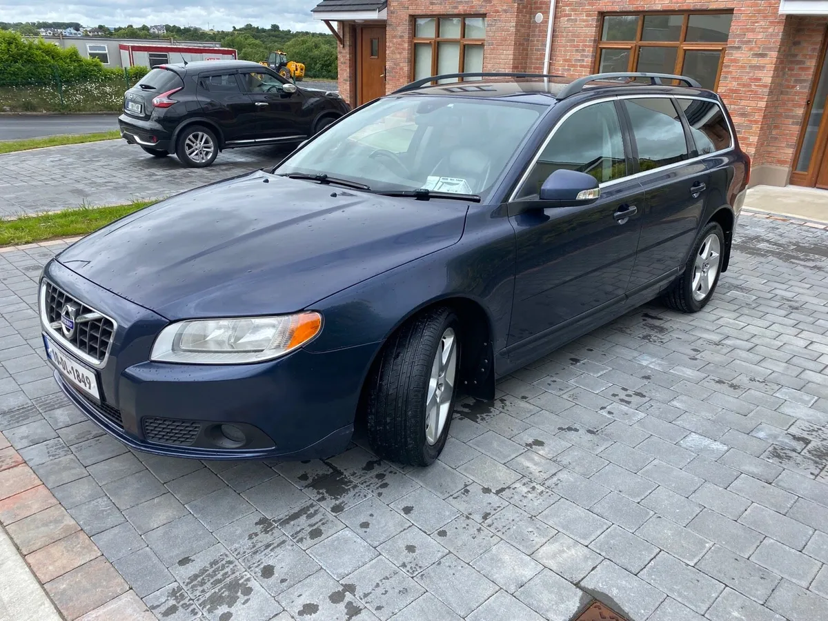‘10 Volvo V70, 2.0tdi, NCT 8/26 - Image 2