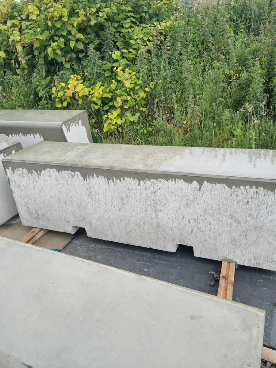 Concrete benches - Image 1