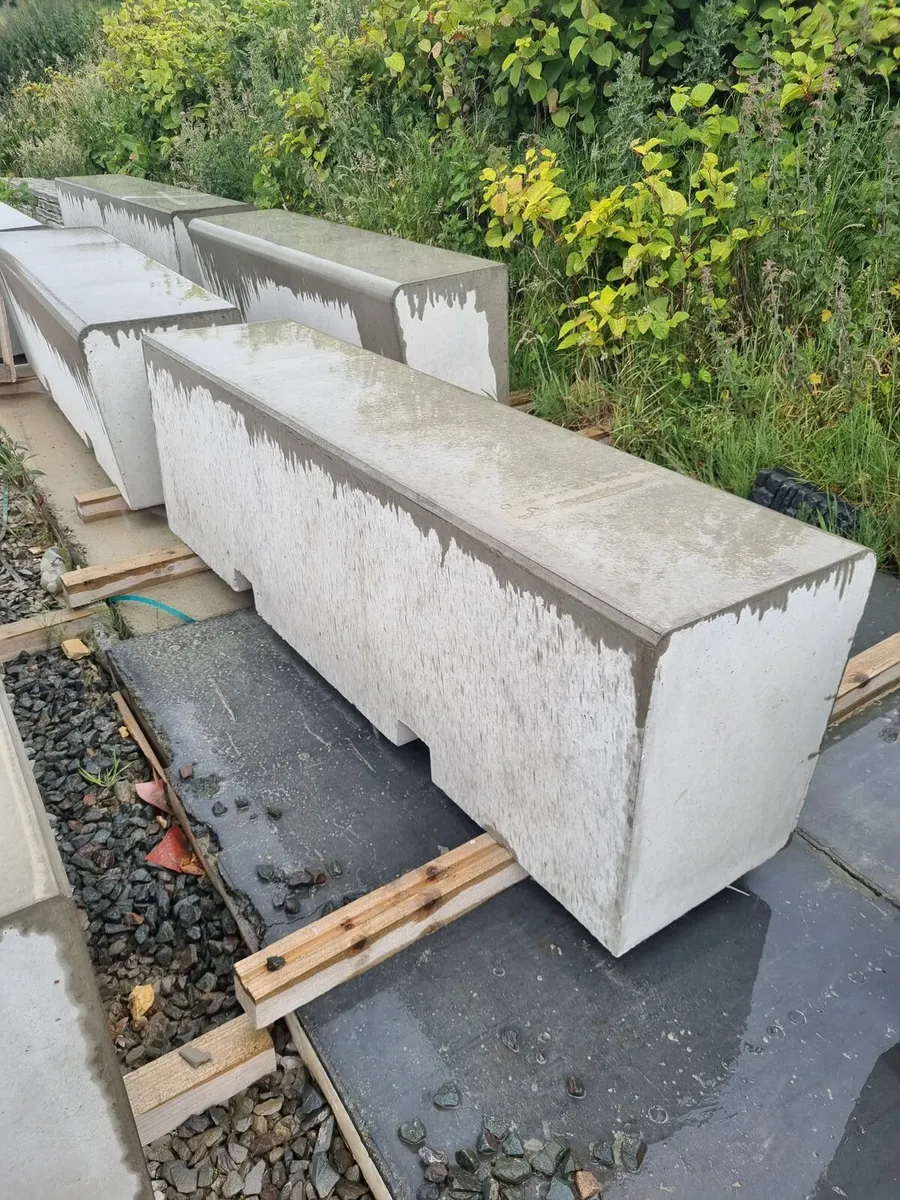 Concrete benches - Image 3