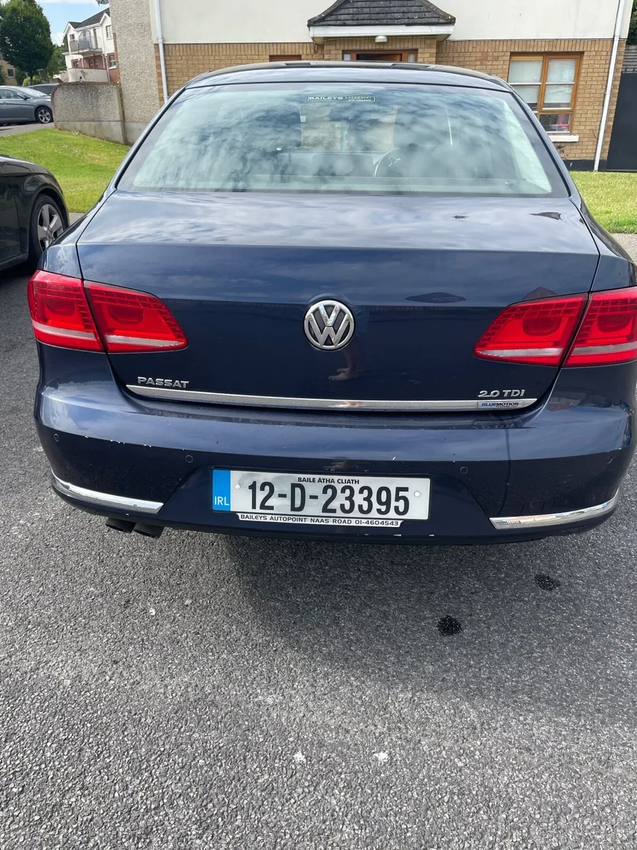 Volkswagen Passat 2012 - Image 4
