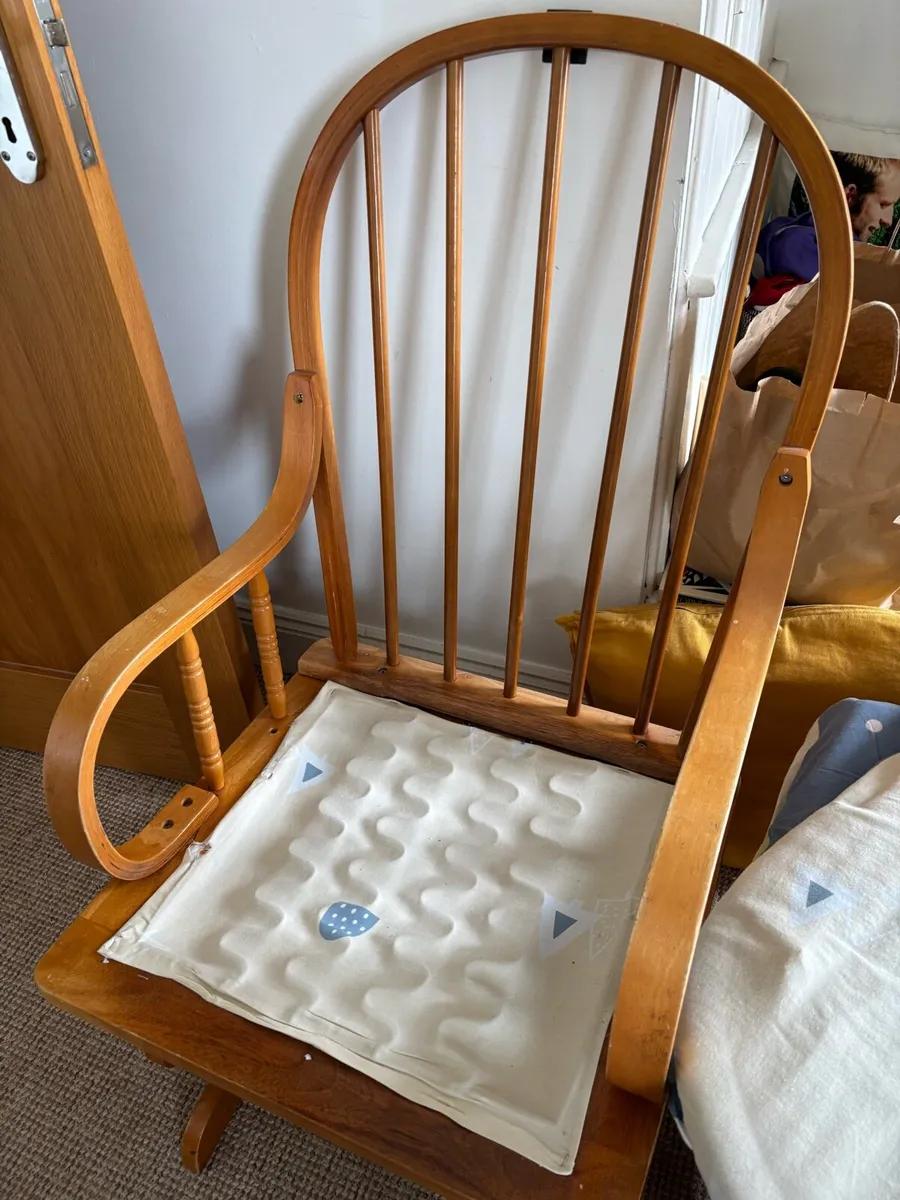 Rocking chair and stool - Image 3