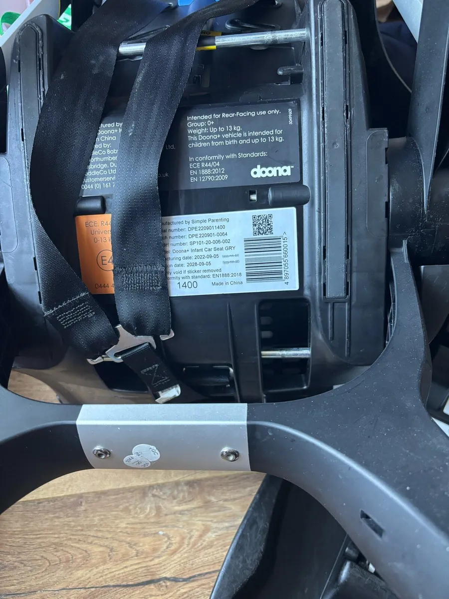 Donna + Carseat/stroller with isofix base - Image 4