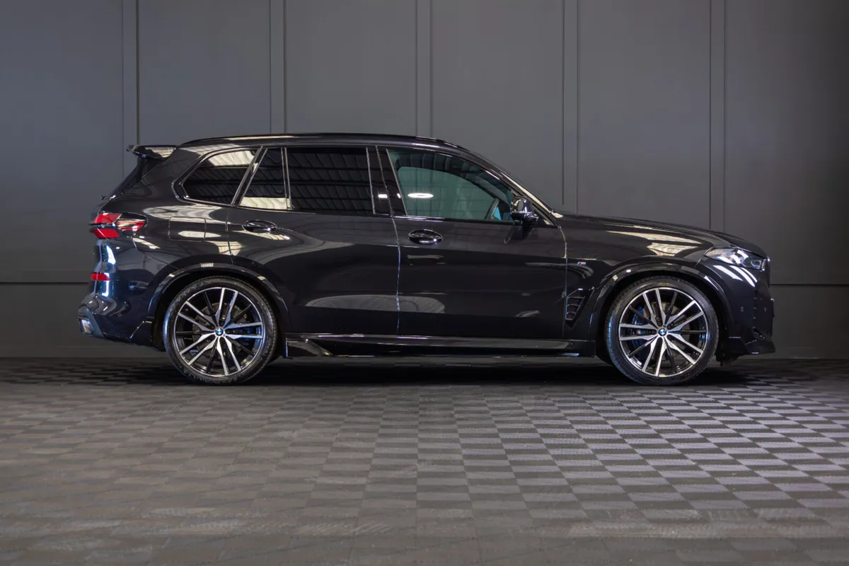 242 BMW X5 X-Drive 50e M-Sport - Image 2
