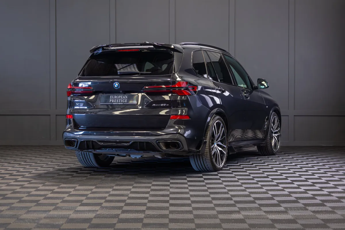 242 BMW X5 X-Drive 50e M-Sport - Image 3