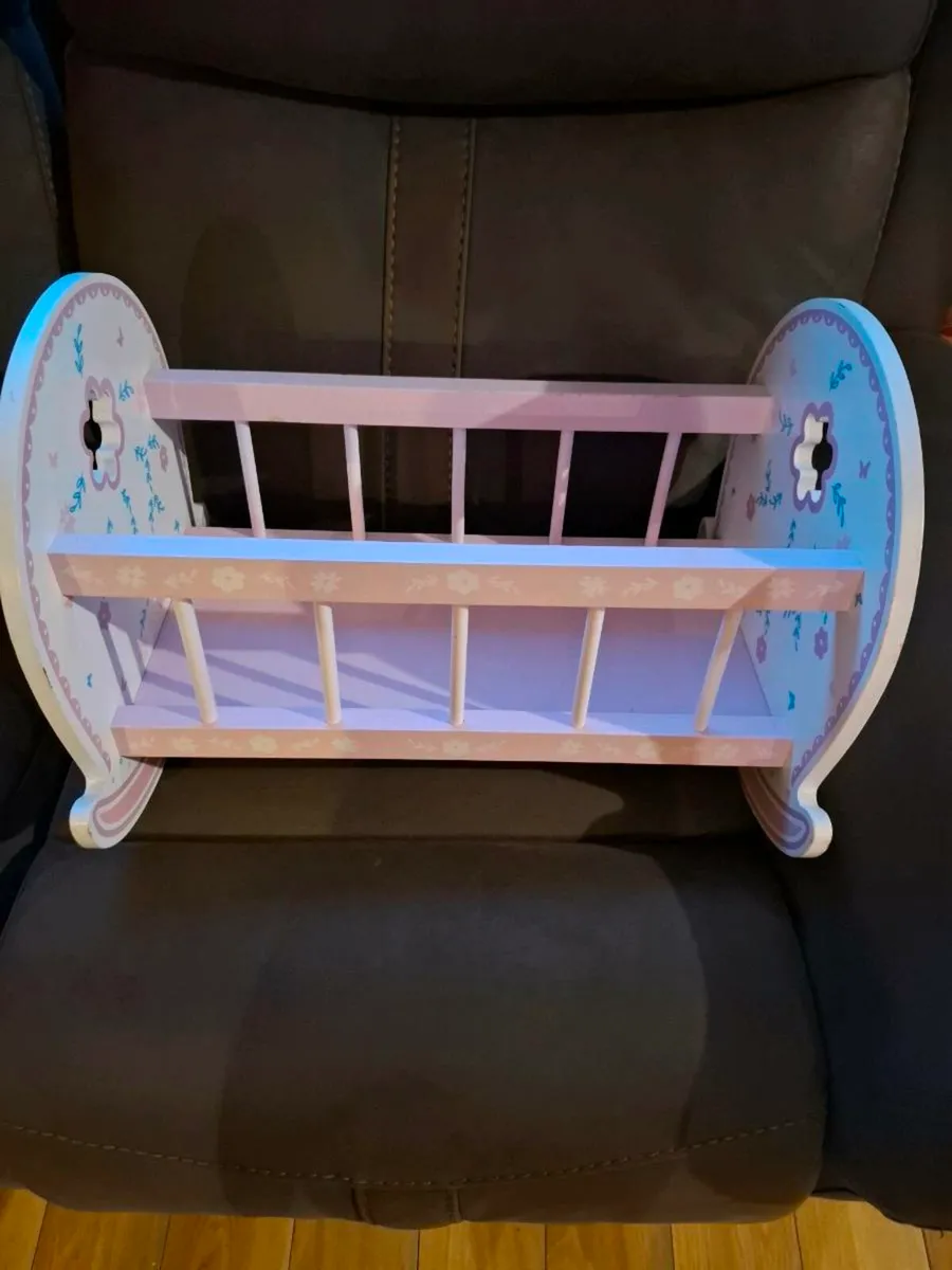 Doll bed - Image 1