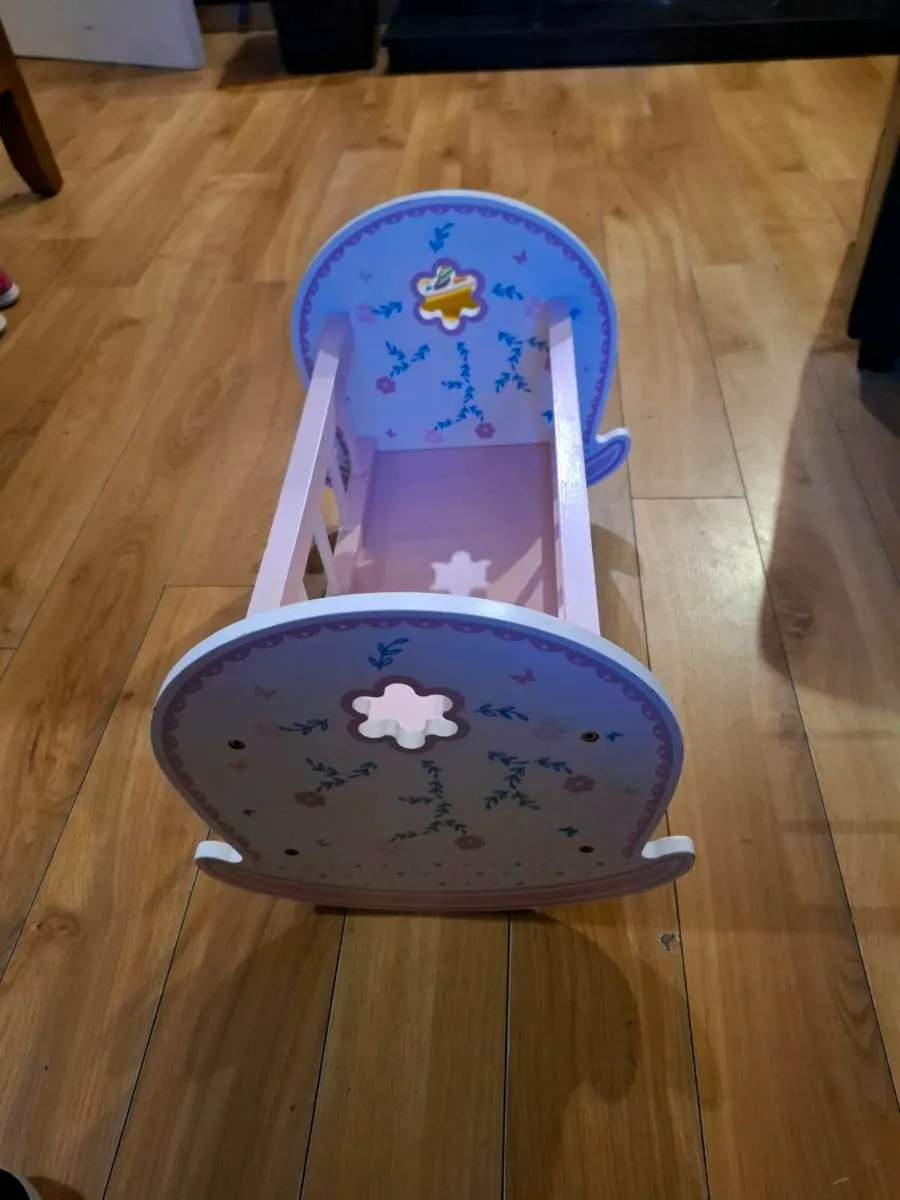 Doll bed - Image 2