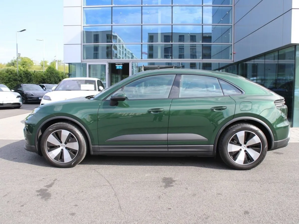Porsche Macan 4 Electric - Image 4