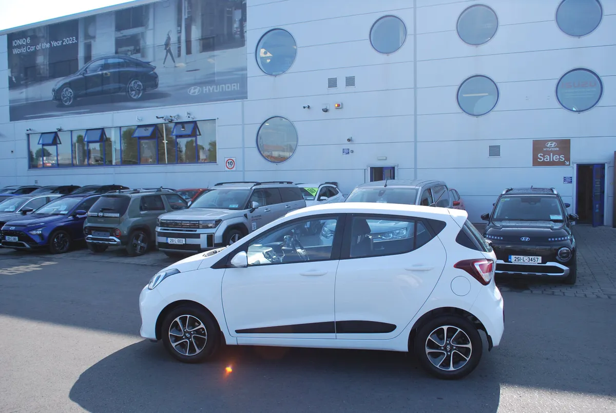 Hyundai i10 2017 - Image 2