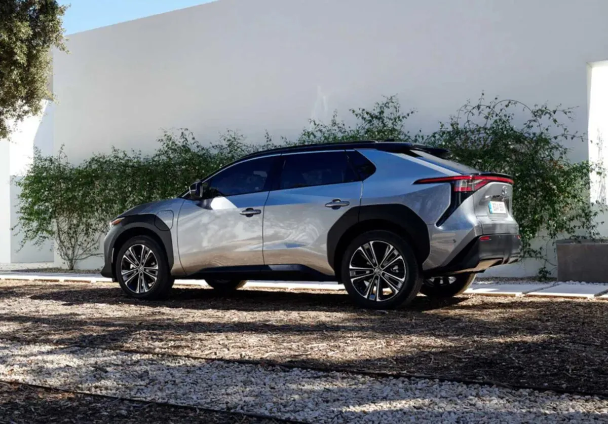 TOYOTA BZ4X/2025/ELECTRIC/AUTO/TAXI SPEC - Image 3