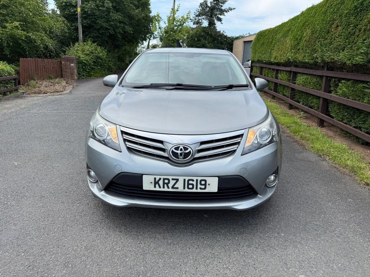 2013 Toyota Avensis 2.0 D4D TR Manual Long Mot - Image 2