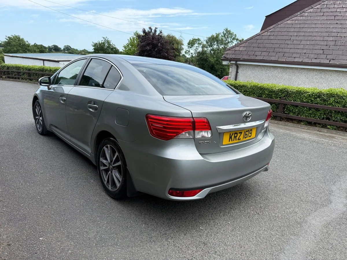 2013 Toyota Avensis 2.0 D4D TR Manual Long Mot - Image 4