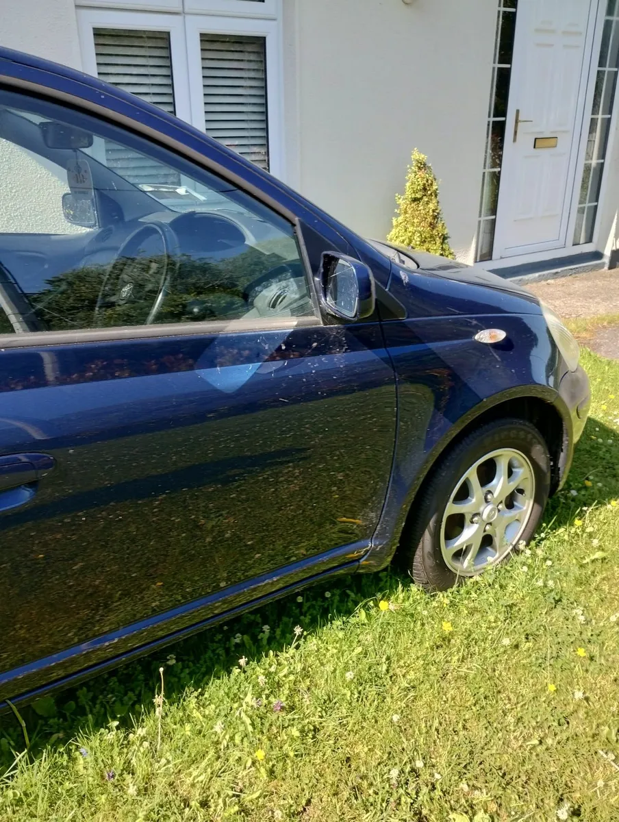 Yaris - Image 4