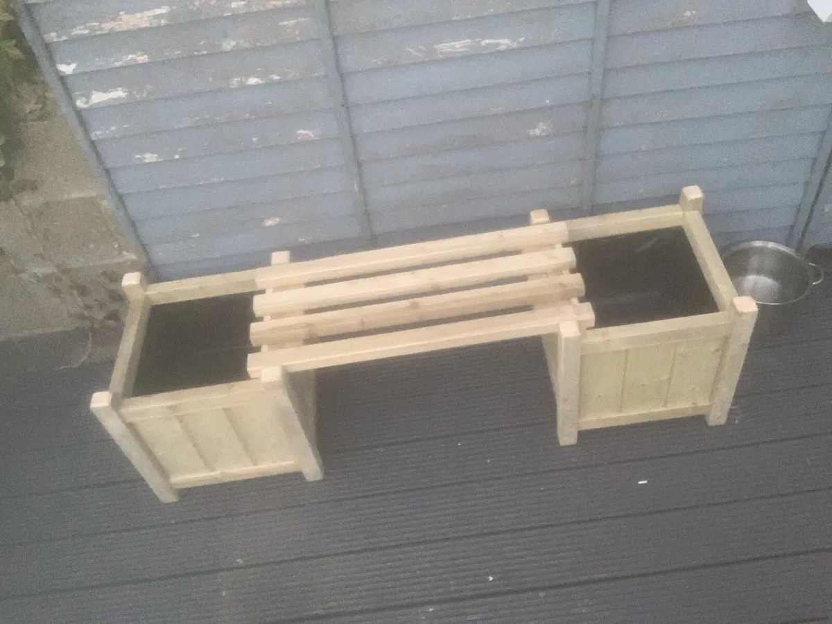 Garden furniture - Image 1