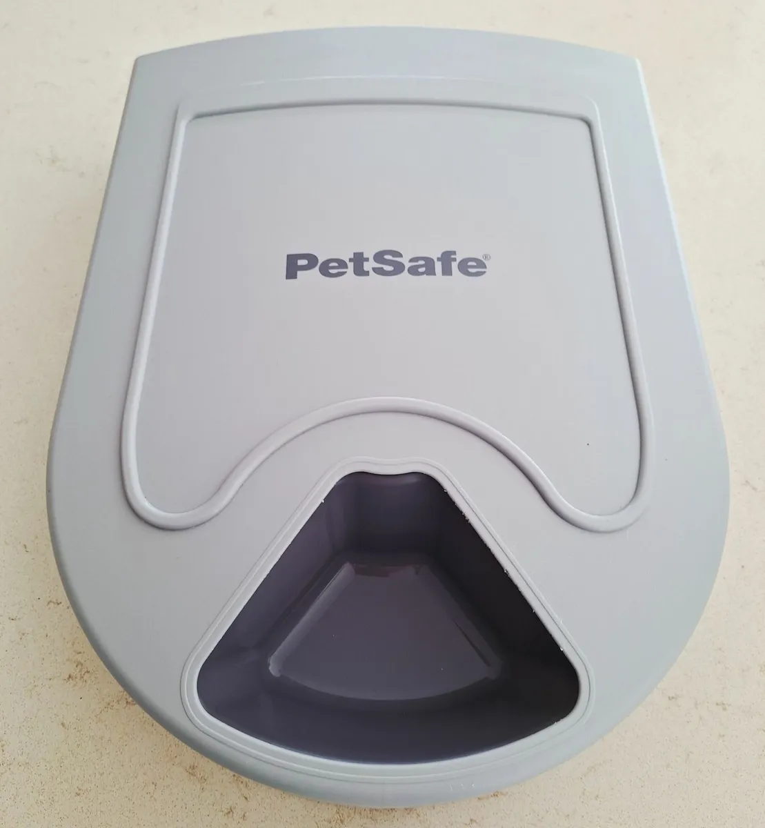 Automatic pet feeder - Image 1