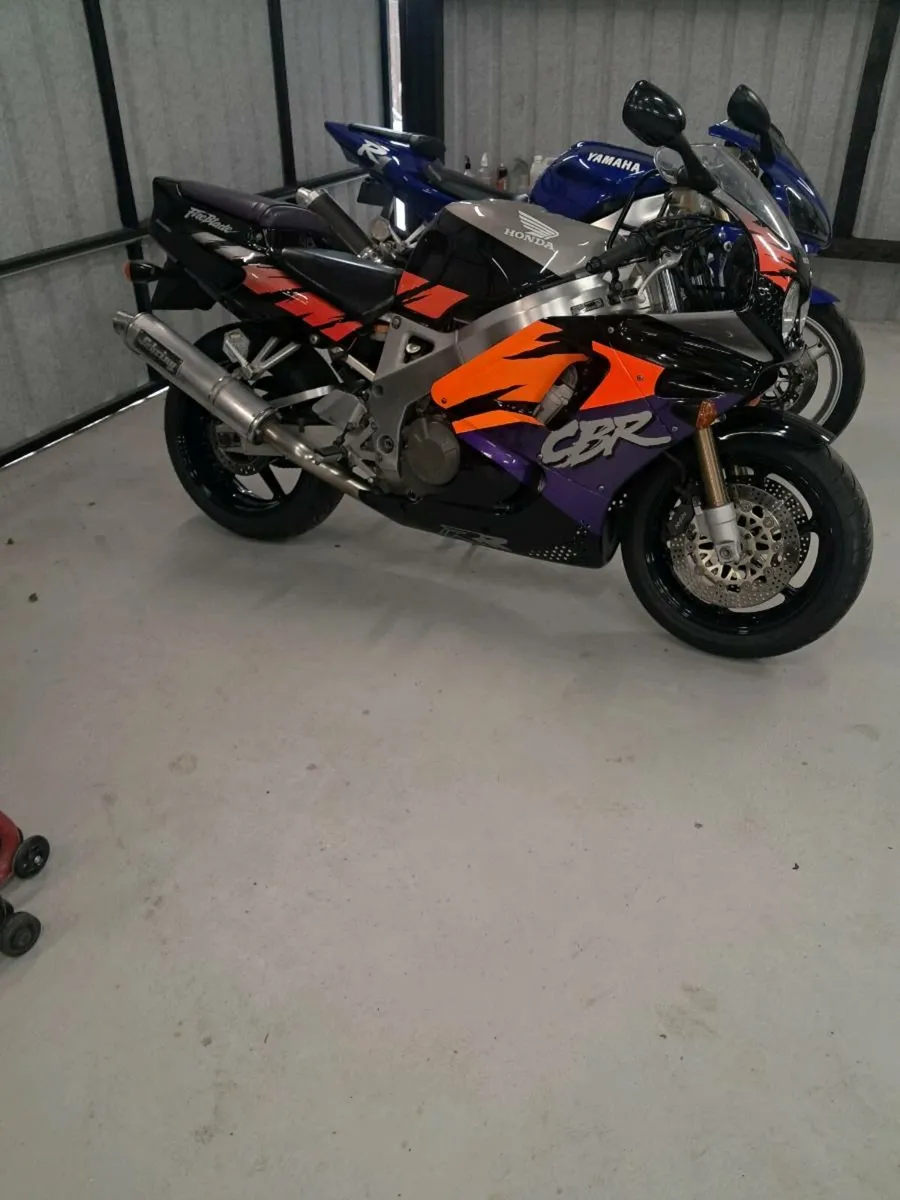 CBR900RR/ R1 - Image 2