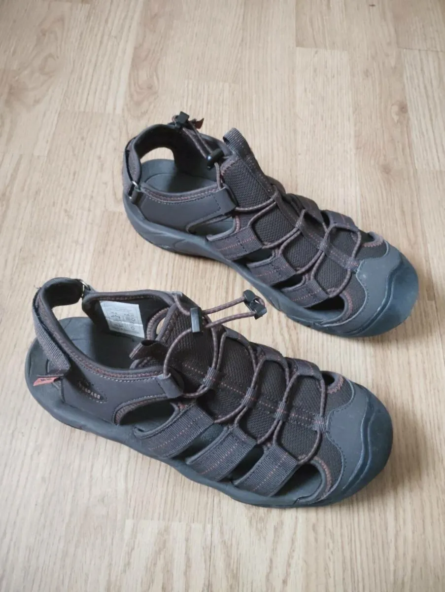 Trespass mens sandals UK size 8 - Image 2